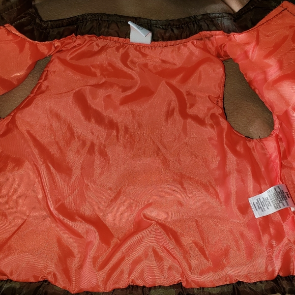 Camo Puffer Vest - Picture 3 of 6